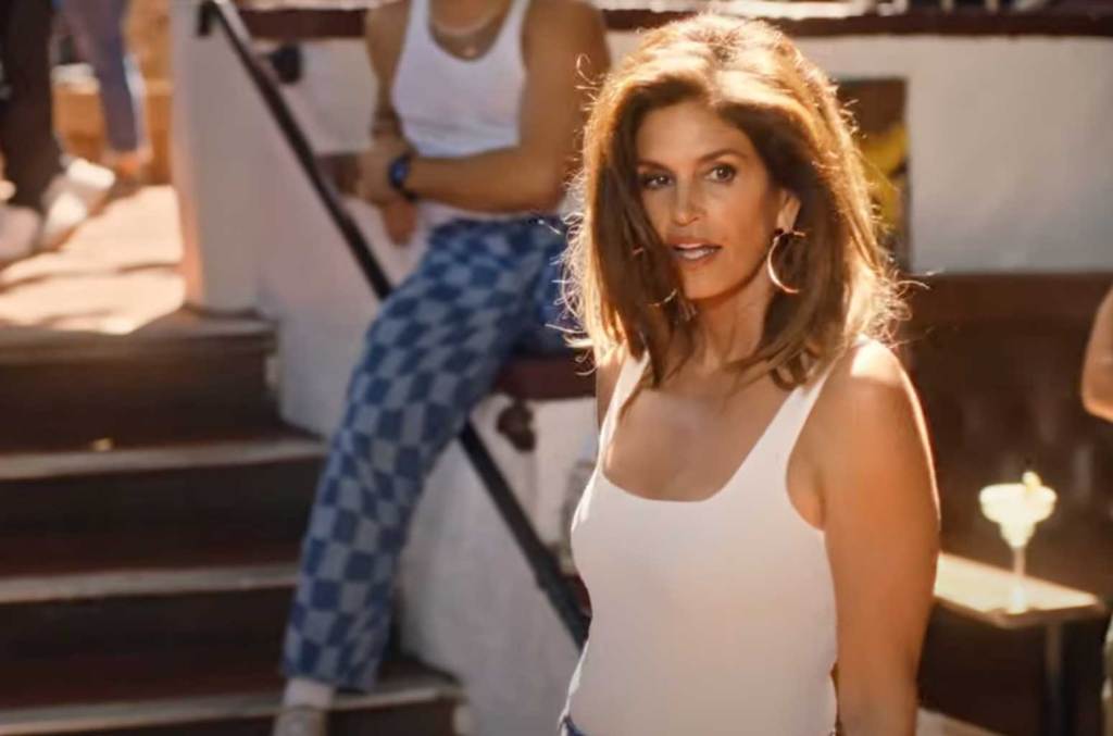 Cindy Crawford Recreates Iconic Pepsi Ad In ‘One Margarita’ Music Video